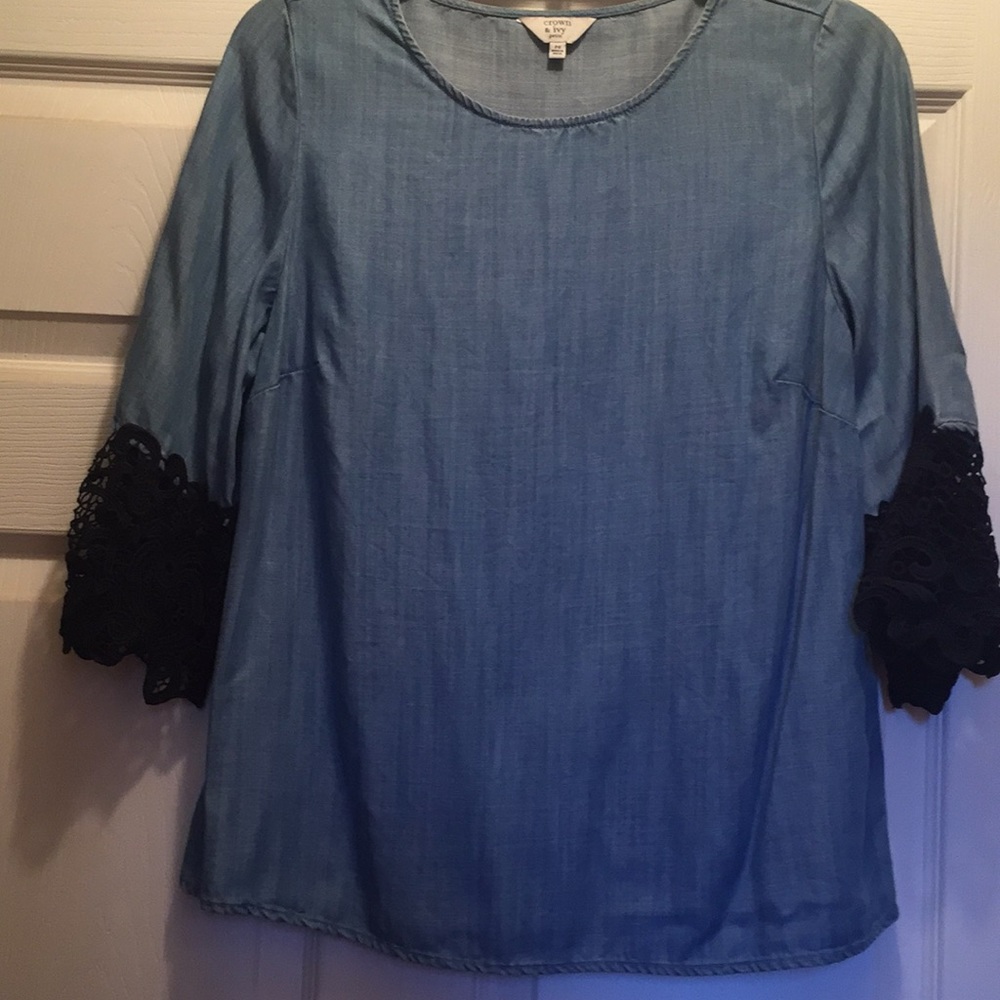 Crown and Ivy top